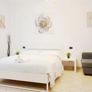 https://philips-apartment.italymilanhotels.net